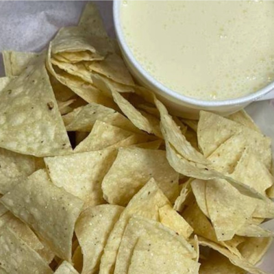 4oz - Chips & Queso