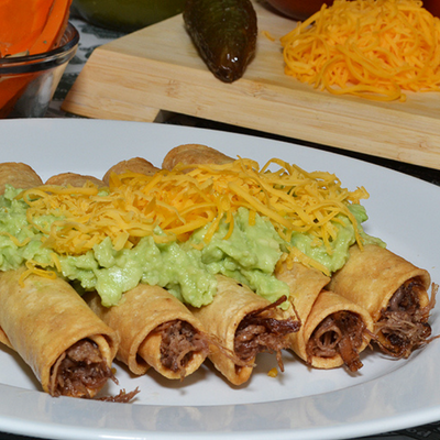 5 Rolled Tacos with Guacamole